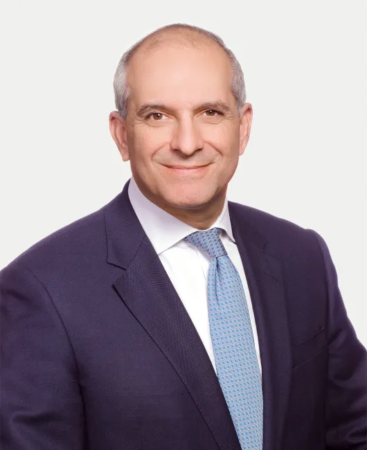 Farhad Aghdami Headshot - Williams Mullen Attorney